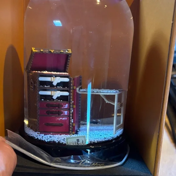 Louis Vuitton Snow globe trunk - Picture 4 of 12
